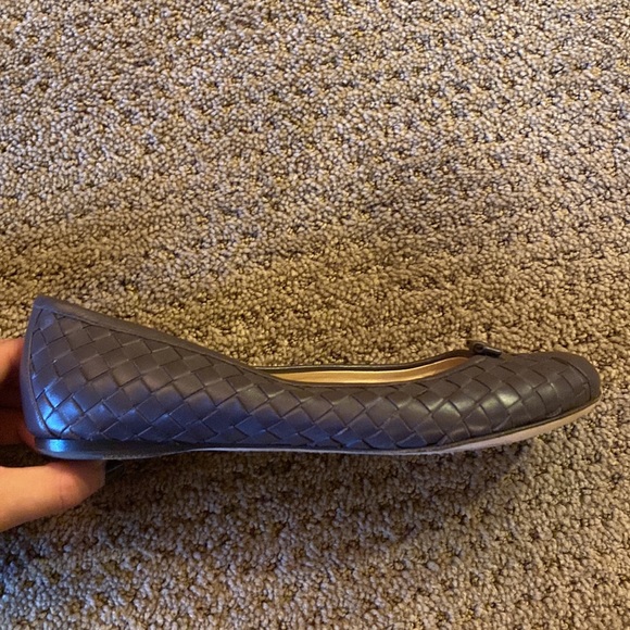 Bottega Veneta Leather Flats! 🥿 - Picture 10 of 13